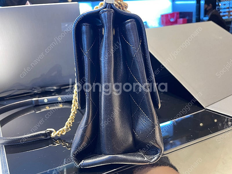 샤넬 코코 럭스 플랩백--8